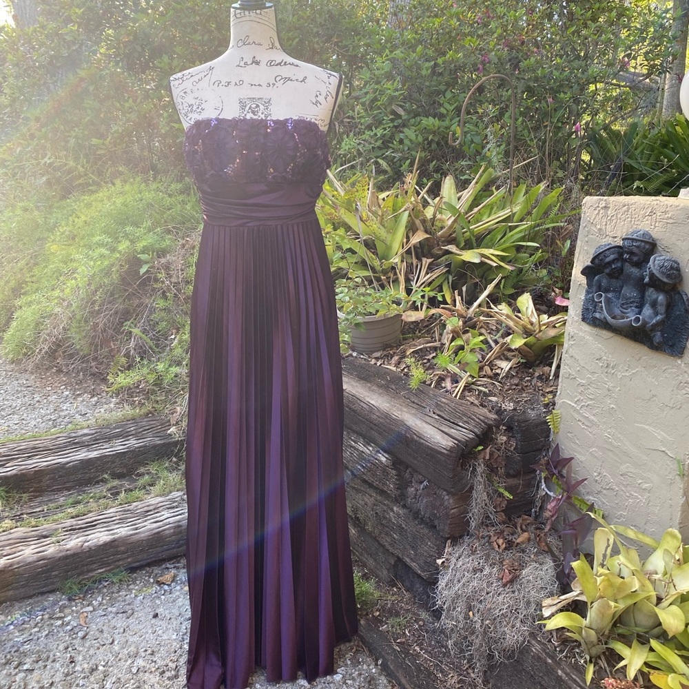 Vintage Plum Satin Pleated Gown Strapless Sequin Floral Bodice Maxi Formal size5 - Picture 2 of 16